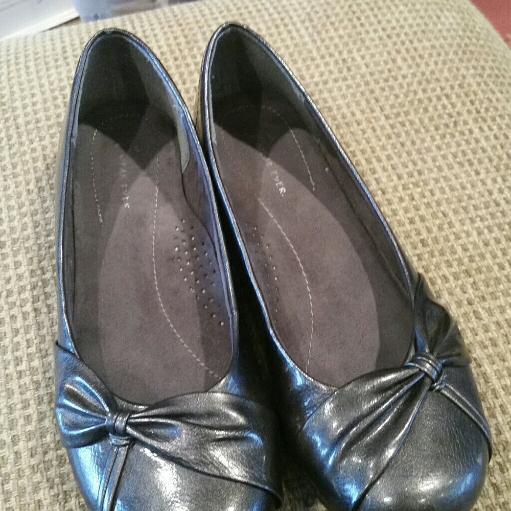 Wear Ever pewter flats